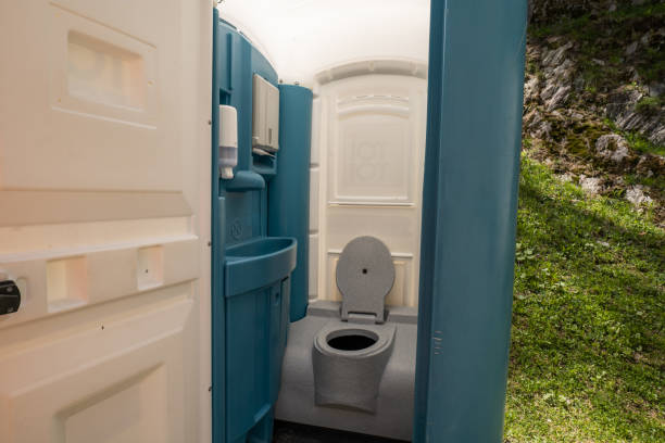 Best Event porta potty rental  in Maple Bluff, WI