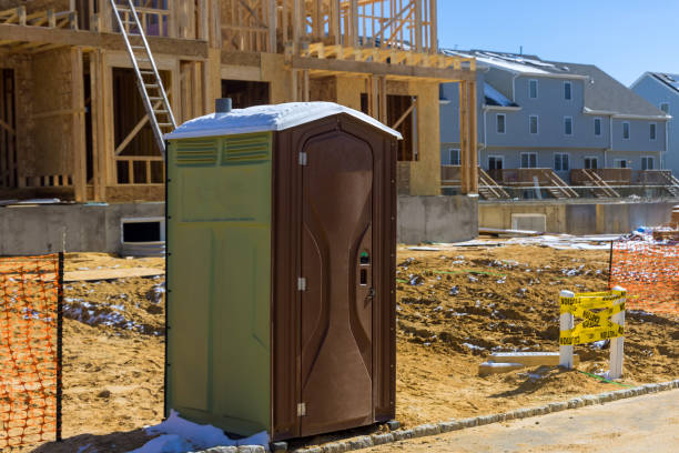 Best Porta potty rental near me  in Maple Bluff, WI